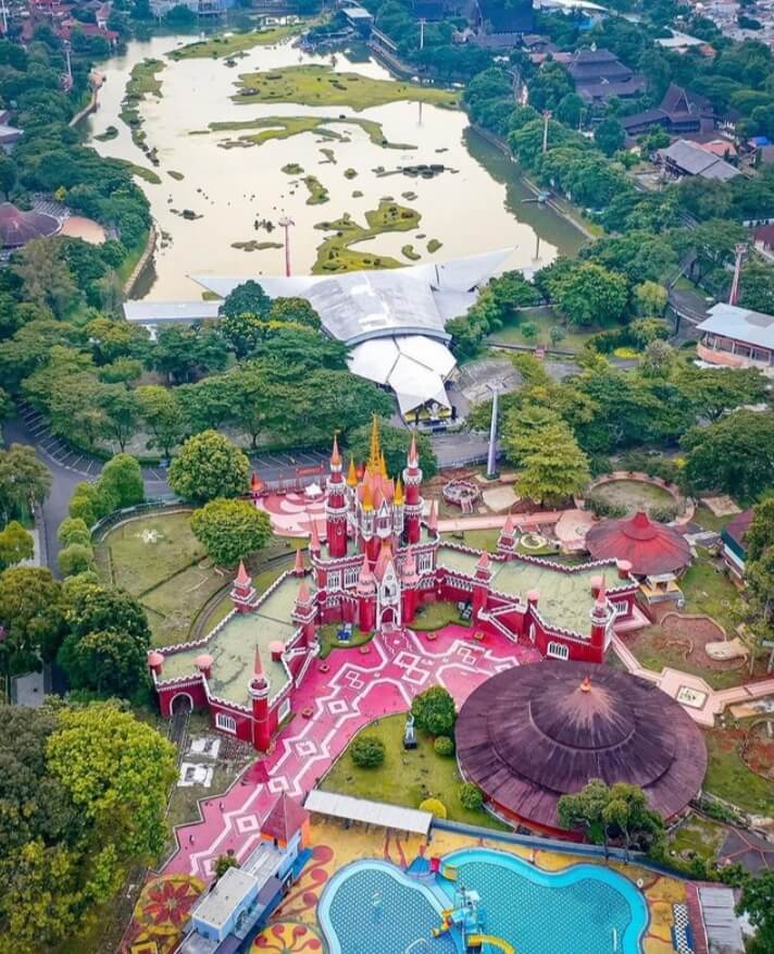 Taman Mini Indonesia Indah, Ikon Wisata Terbaik Kota Jakarta +/ WKB